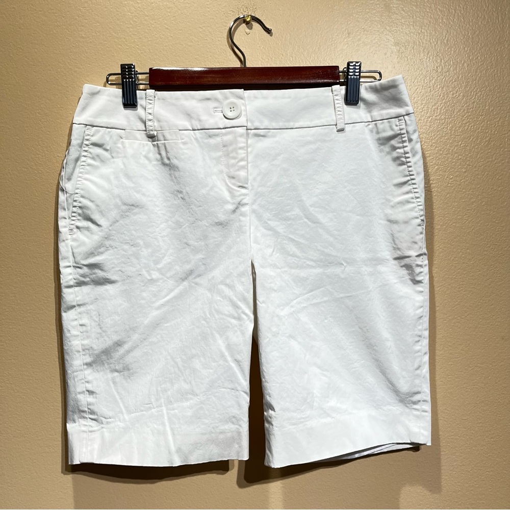 LOFT Ann Taylor Women’s White Bermuda Shorts